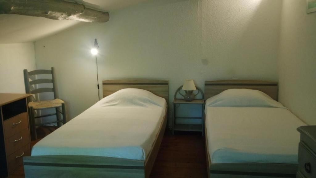 Mas Grimaud - Gite- Studio Et Chambres D'Hotes Familiales Eygalières Εξωτερικό φωτογραφία