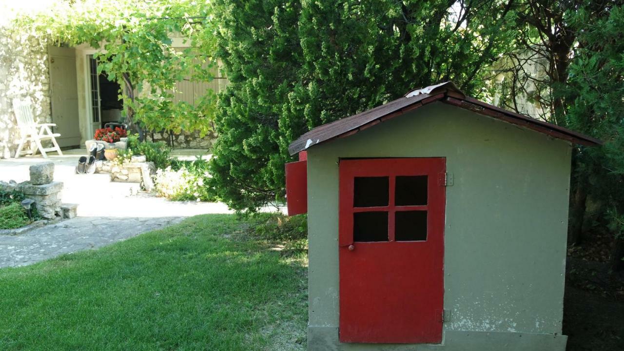 Mas Grimaud - Gite- Studio Et Chambres D'Hotes Familiales Eygalières Εξωτερικό φωτογραφία