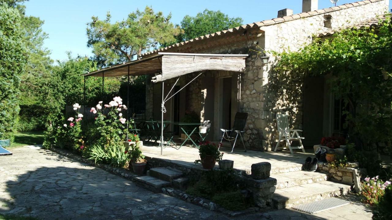 Mas Grimaud - Gite- Studio Et Chambres D'Hotes Familiales Eygalières Εξωτερικό φωτογραφία