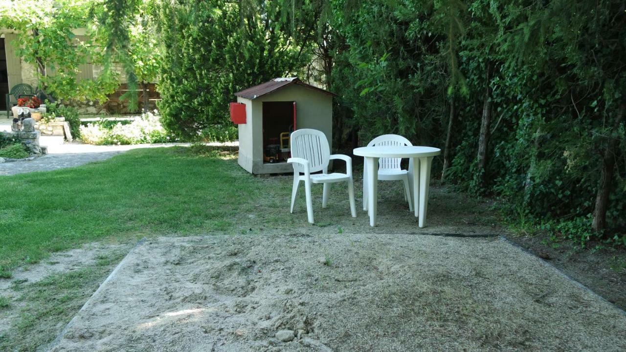 Mas Grimaud - Gite- Studio Et Chambres D'Hotes Familiales Eygalières Εξωτερικό φωτογραφία