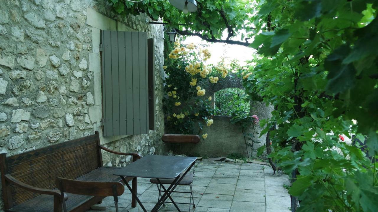 Mas Grimaud - Gite- Studio Et Chambres D'Hotes Familiales Eygalières Εξωτερικό φωτογραφία
