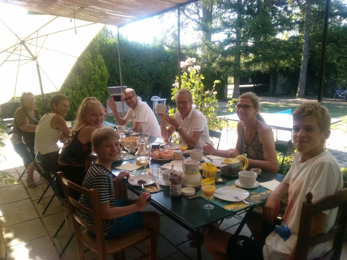 Mas Grimaud - Gite- Studio Et Chambres D'Hotes Familiales Eygalières Εξωτερικό φωτογραφία
