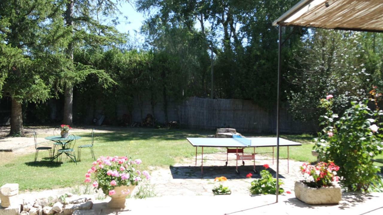 Mas Grimaud - Gite- Studio Et Chambres D'Hotes Familiales Eygalières Εξωτερικό φωτογραφία
