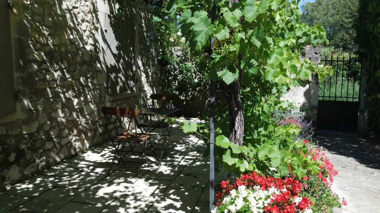 Mas Grimaud - Gite- Studio Et Chambres D'Hotes Familiales Eygalières Εξωτερικό φωτογραφία