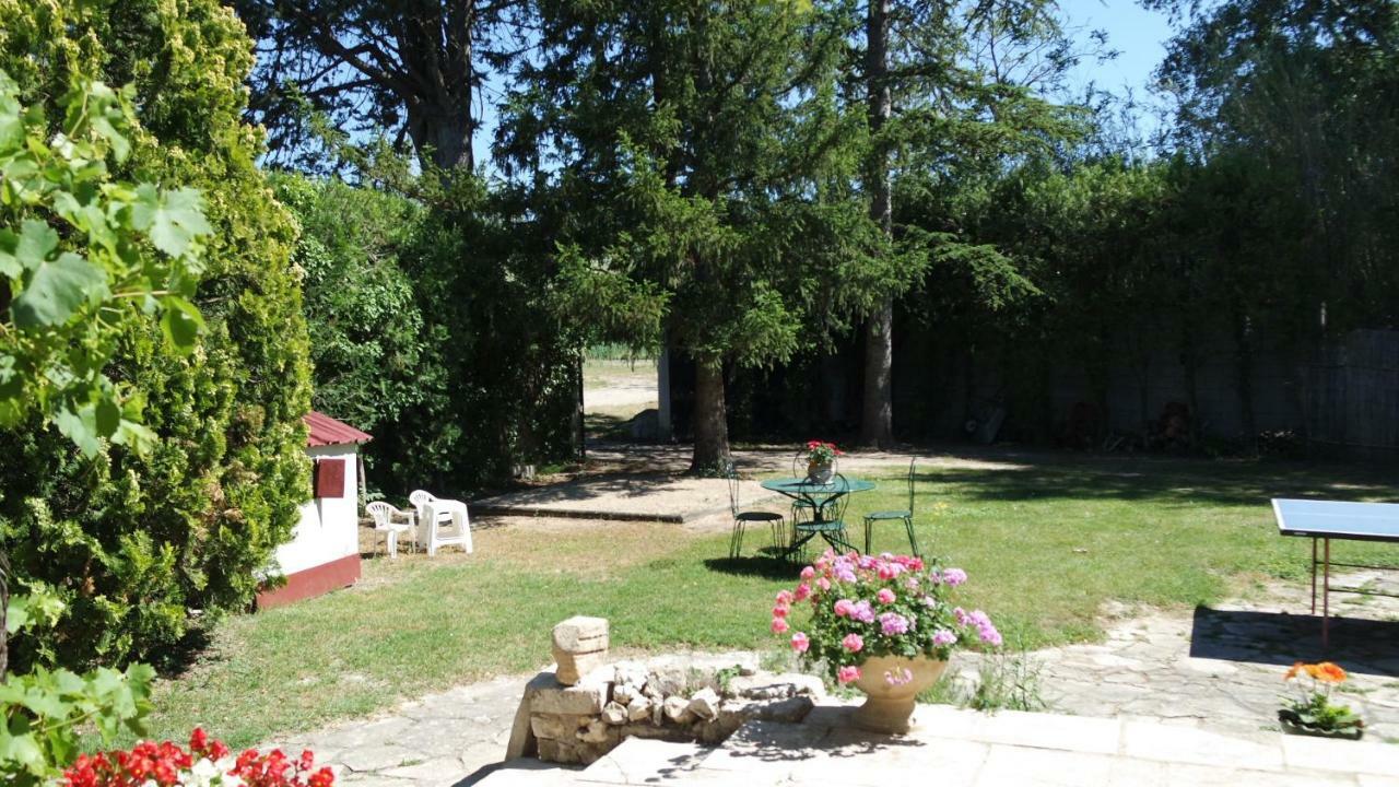Mas Grimaud - Gite- Studio Et Chambres D'Hotes Familiales Eygalières Εξωτερικό φωτογραφία