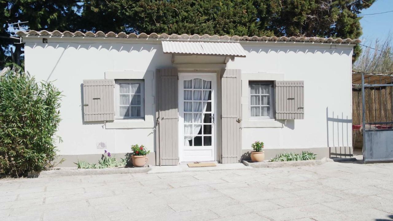 Mas Grimaud - Gite- Studio Et Chambres D'Hotes Familiales Eygalières Εξωτερικό φωτογραφία