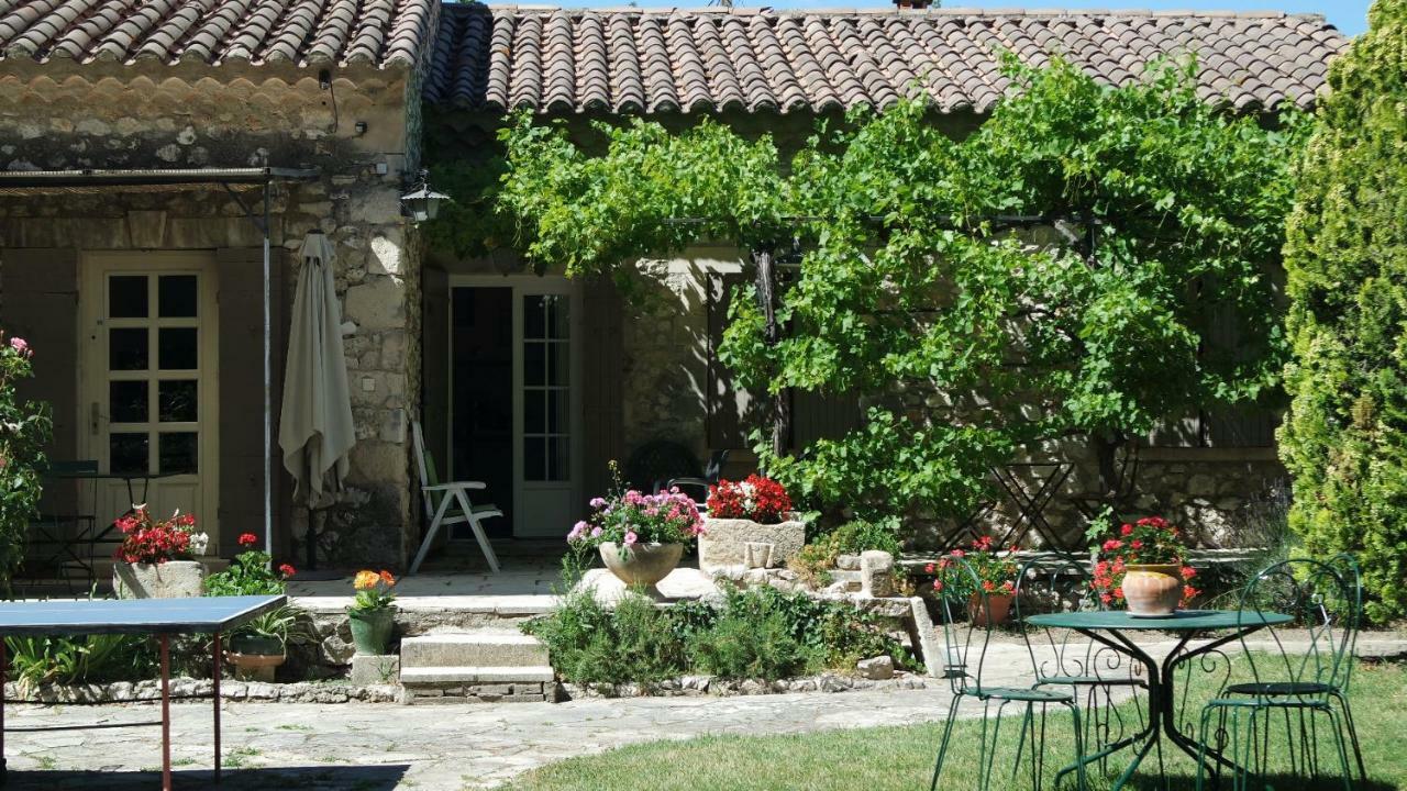 Mas Grimaud - Gite- Studio Et Chambres D'Hotes Familiales Eygalières Εξωτερικό φωτογραφία