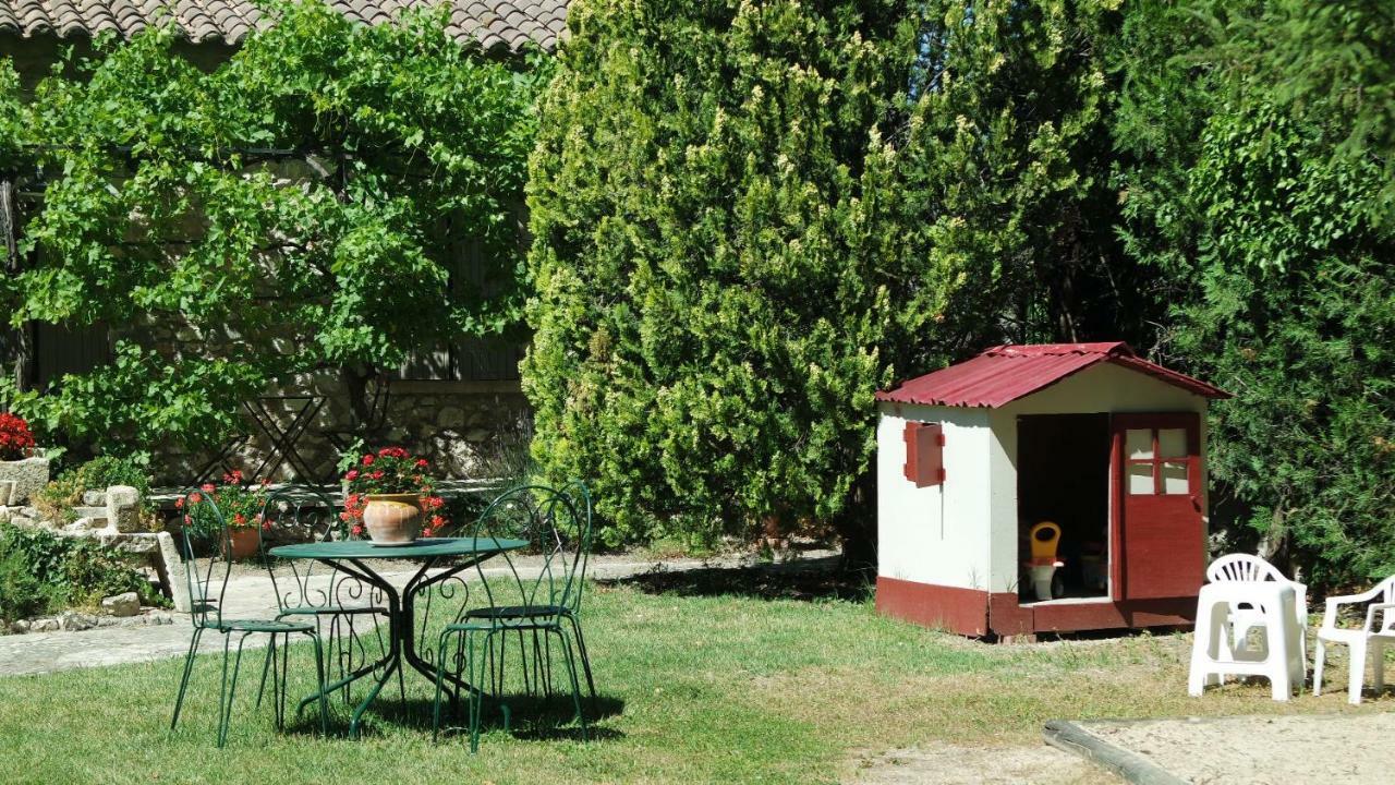 Mas Grimaud - Gite- Studio Et Chambres D'Hotes Familiales Eygalières Εξωτερικό φωτογραφία