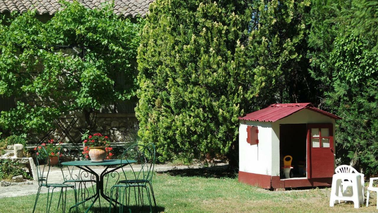 Mas Grimaud - Gite- Studio Et Chambres D'Hotes Familiales Eygalières Εξωτερικό φωτογραφία