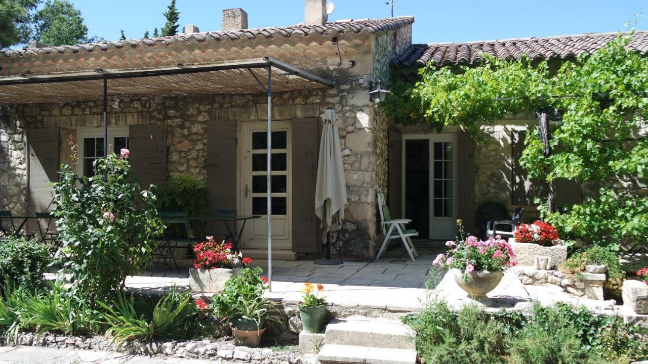 Mas Grimaud - Gite- Studio Et Chambres D'Hotes Familiales Eygalières Εξωτερικό φωτογραφία